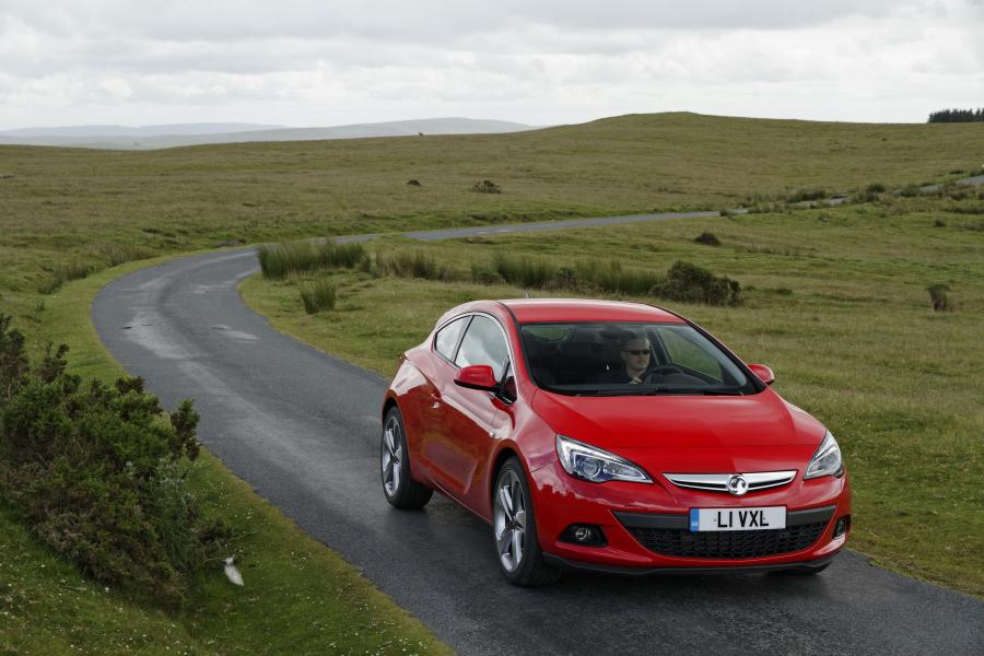 Vauxhall Astra GTC 2012 года  (фото 53 из 62)